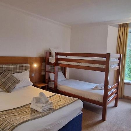 ארוצ'אר Loch Long Hotel מראה חיצוני תמונה